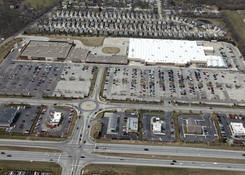 
                                	        Town & Country Shopping Center: 010079 ObliqueAerial
                                    