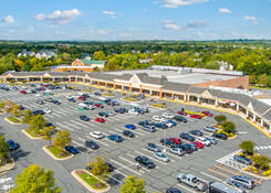 
                                	        Ashburn Farm Market Center
                                    