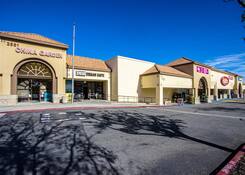 
                                	        Sierra Del Oro Towne Centre
                                    