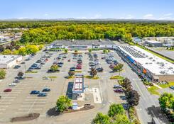 
                                	        Stop & Shop Plaza
                                    